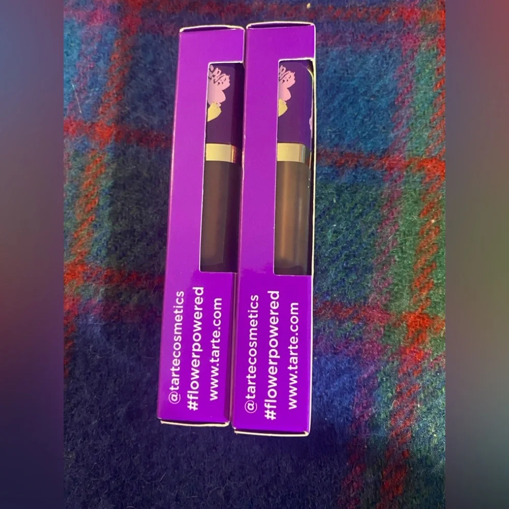 2 Tarte Creaseless Concealer 61H Espresso